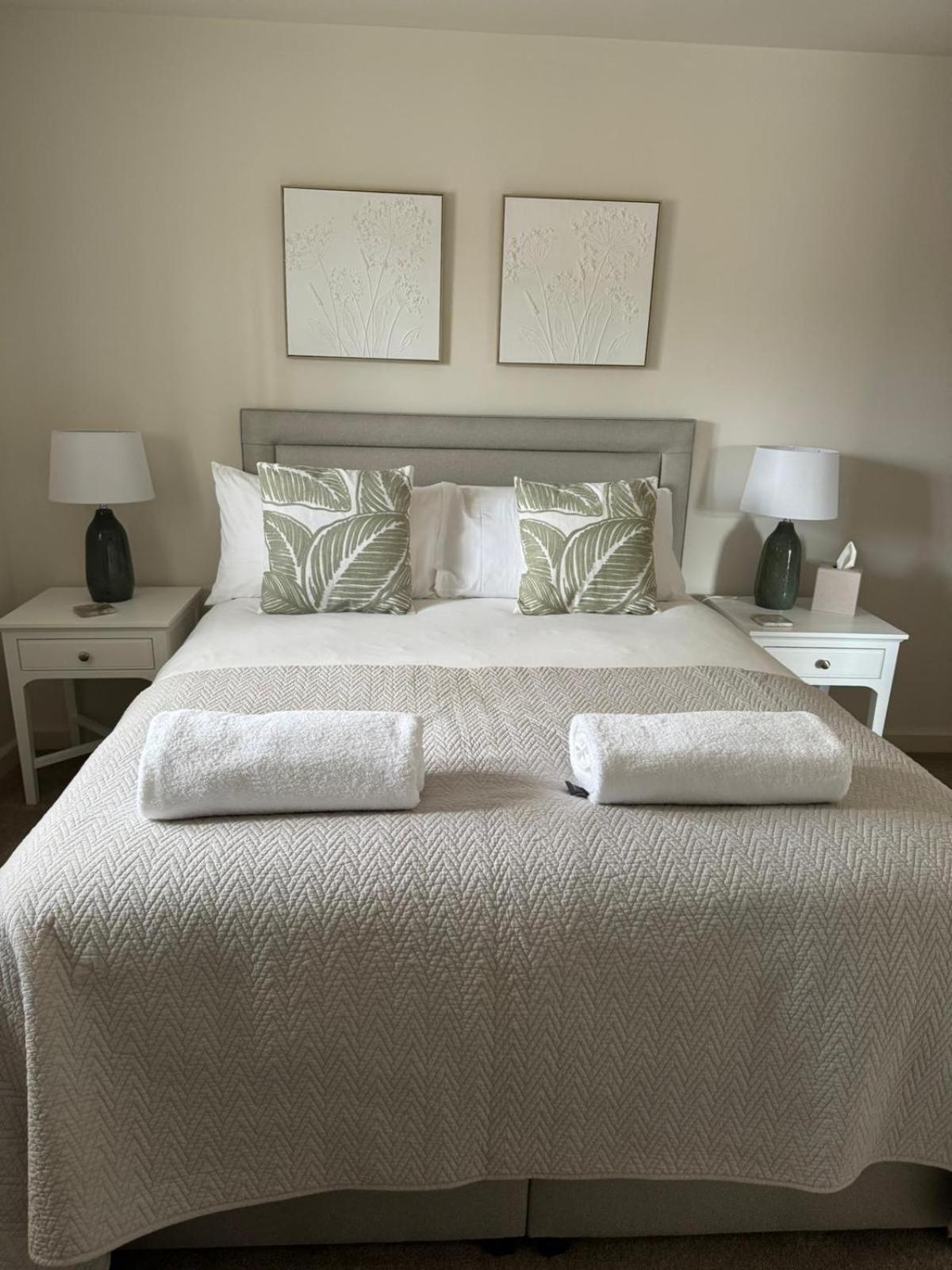 Chew View Luxury Apartment Keynsham Dış mekan fotoğraf