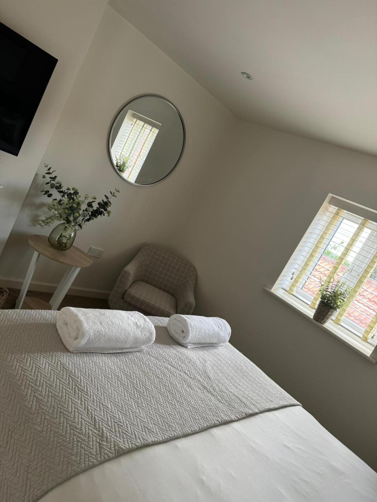 Chew View Luxury Apartment Keynsham Dış mekan fotoğraf