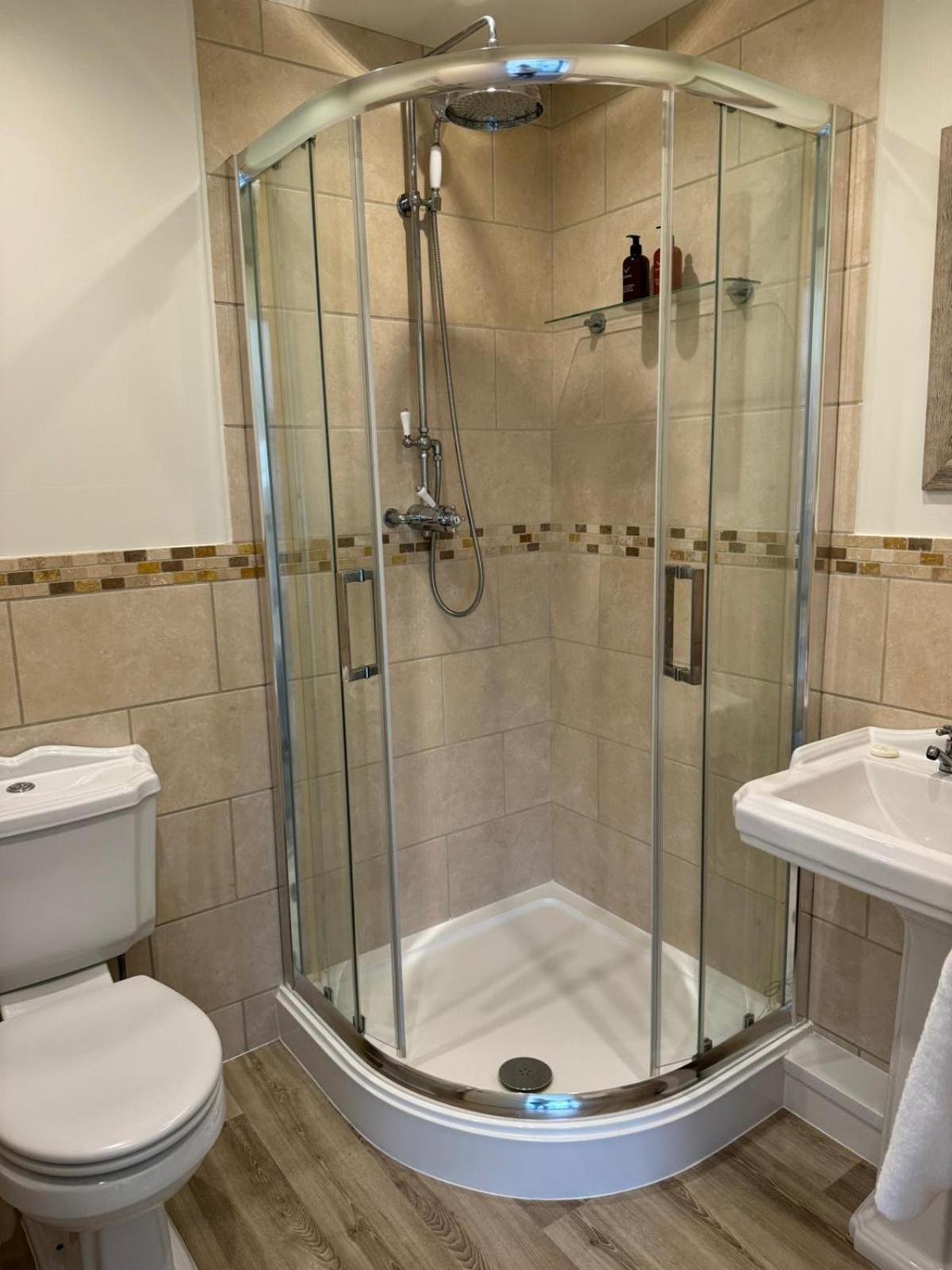 Chew View Luxury Apartment Keynsham Dış mekan fotoğraf